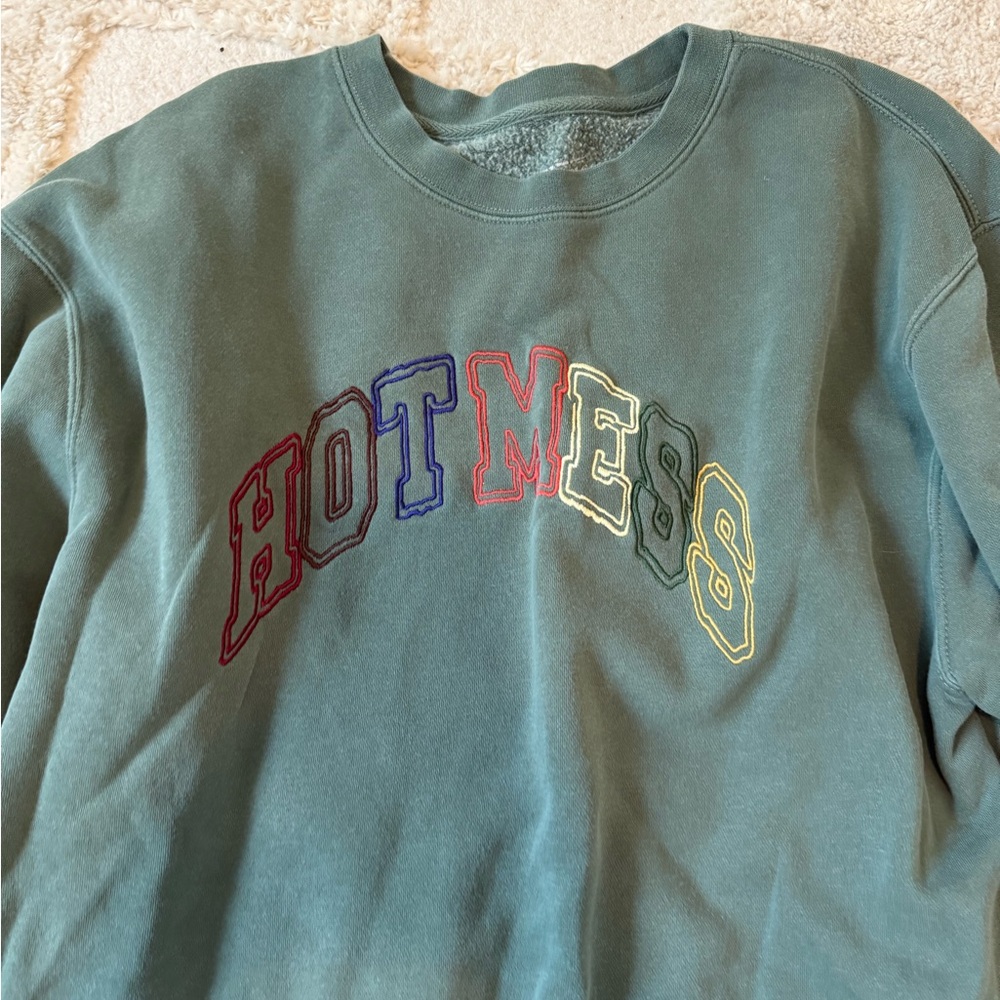Alix Earle Hot Mess Crewneck - Picture 2 of 4